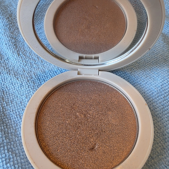 Jones Road Radiant New Pinky Bronze - Picture 2 of 4